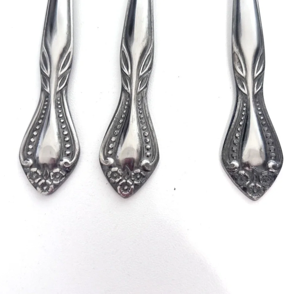 Vintage 28 Piece Lifetime Stainless Steel Silverware Flatware Set Korea Floral
